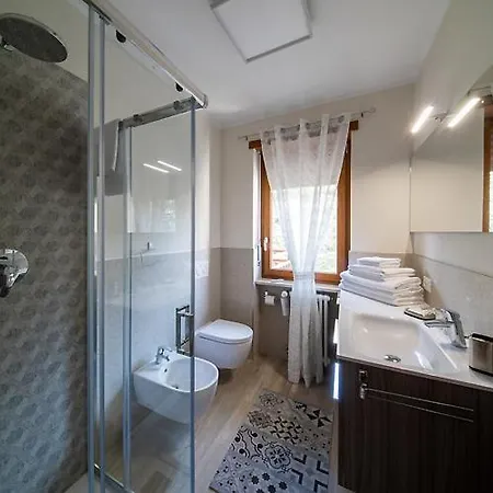 Blue Moon - Via Parigi 아오스타