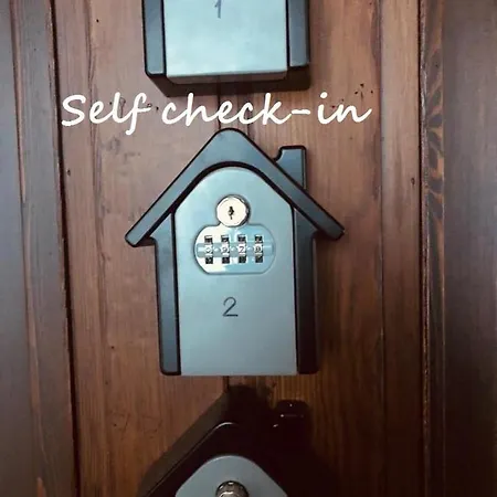 Blue Moon - Via Parigi 아오스타