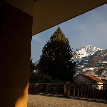 Blue Moon - Via Parigi 아오스타