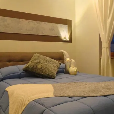 Blue Moon - Via Parigi Apartment *