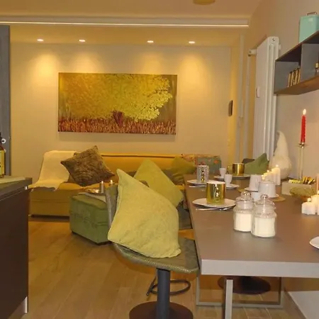 Blue Moon - Via Parigi