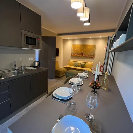 Blue Moon - Via Parigi Aosta