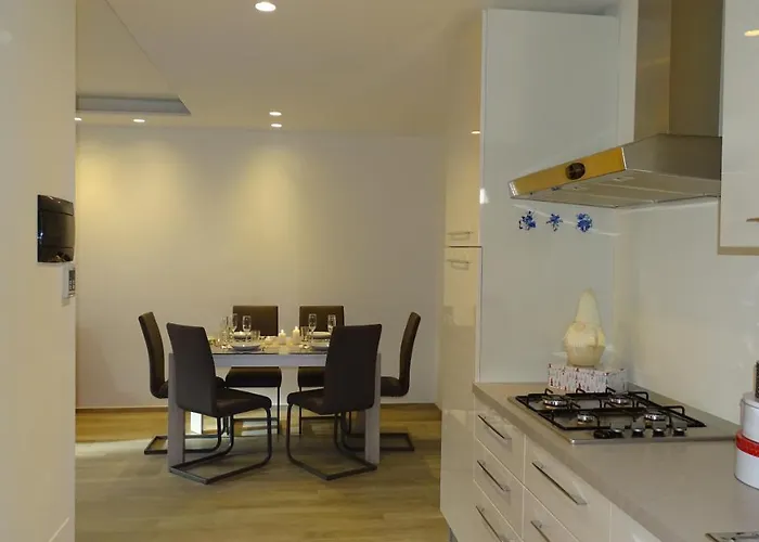 Blue Moon - Via Parigi *