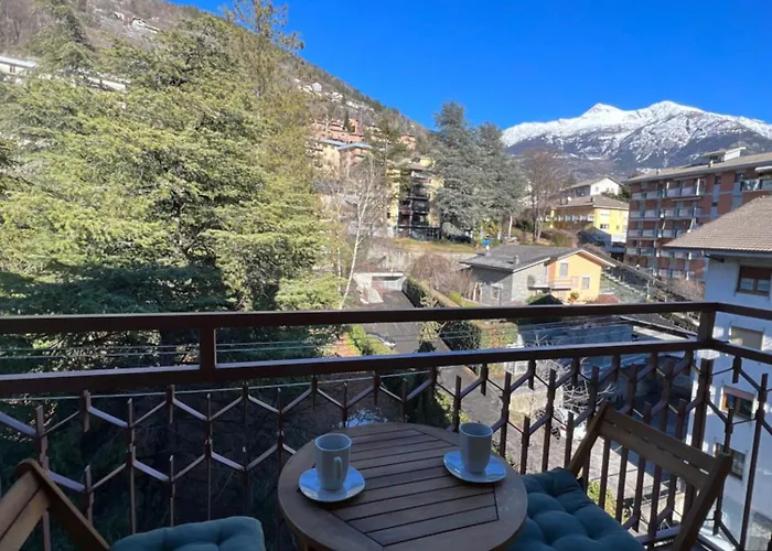 Blue Moon - Via Parigi Aosta